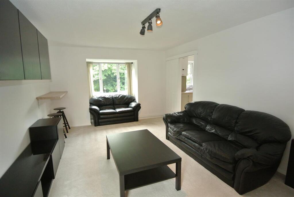 Living Room 2 New.JPG