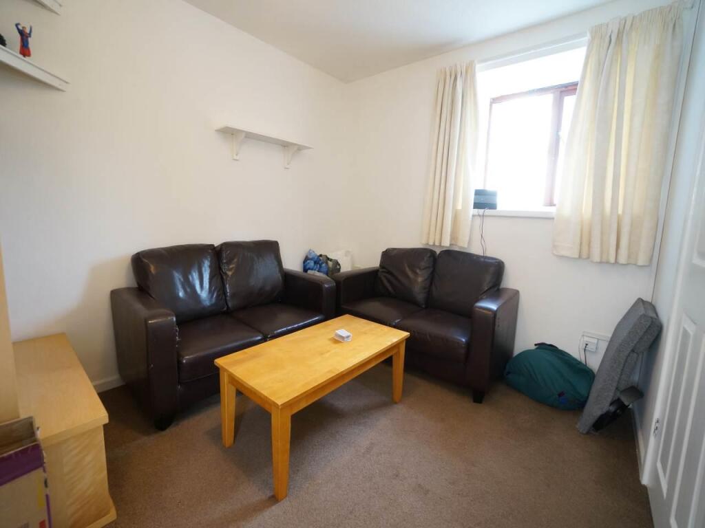 9CraigYDon_Living.JPG