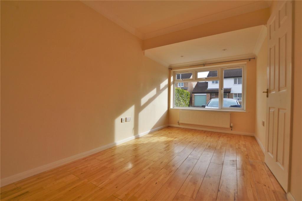Bed 3/Dining Room