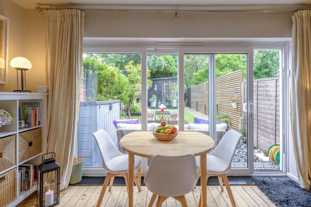 Lounge Dining Room 3