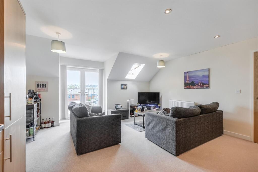 Living Kitchen_2.jpeg