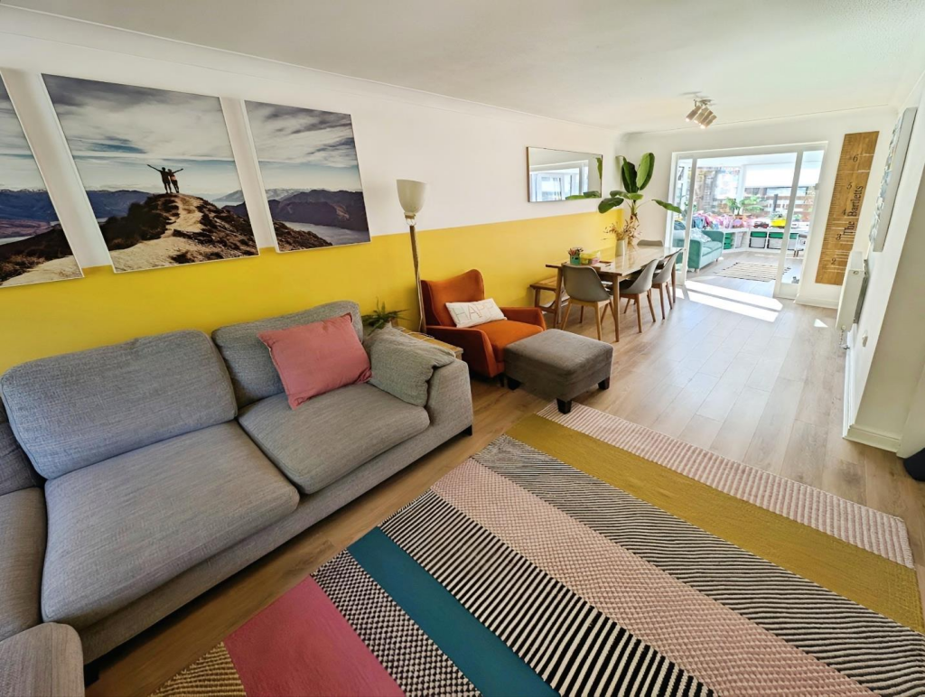 9 Templar lounge 8.png