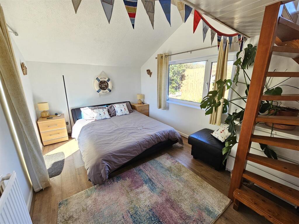 Bedroom 4.jpg