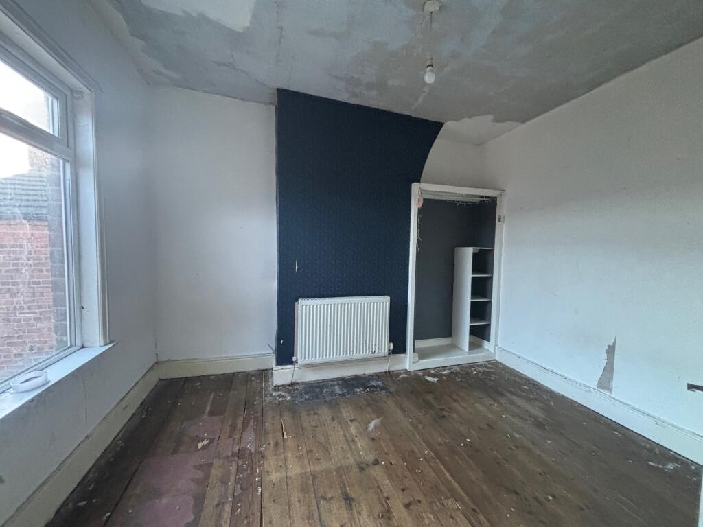 Bedroom 1 T202512101145.jpg