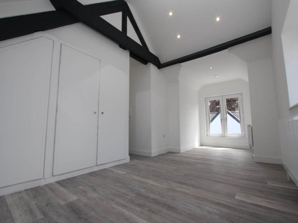 Double Bedroom With 