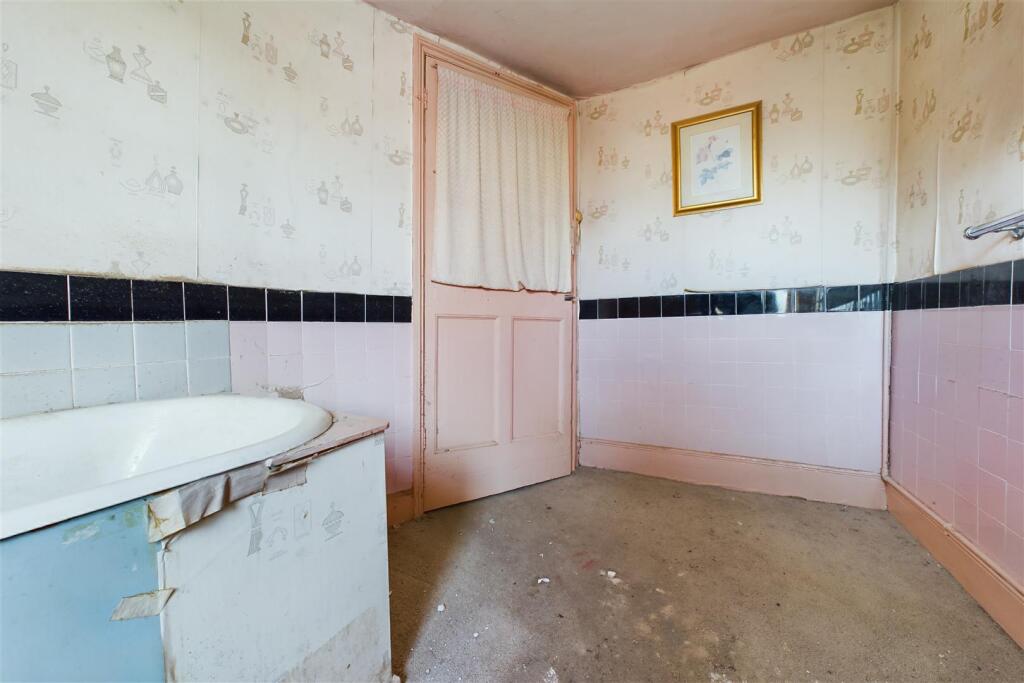 19 Moorend Road, Leckhampton, Cheltenham, Gloucest