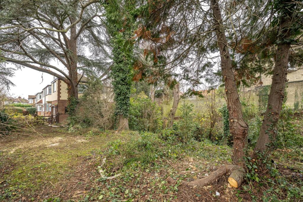Waterhall Avenue, E4