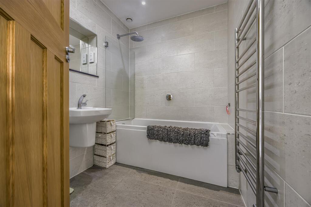 5 Woolner Avenue, Cosham-PorticoMarketing-SoldBy-1