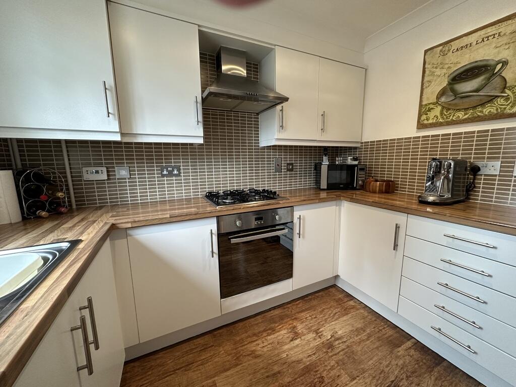 Kitchen 1.JPG