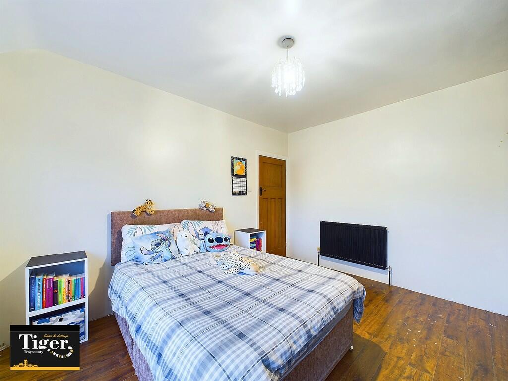 CAM02176G0-PR0419...