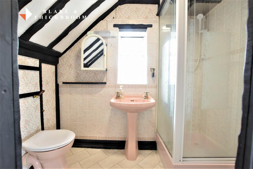 EN SUITE SHOWER ROOM