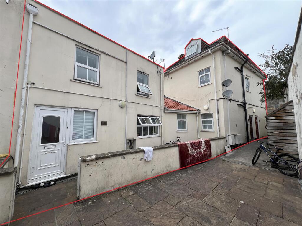 3 - Block of Flats for Auction, Easton.JPG