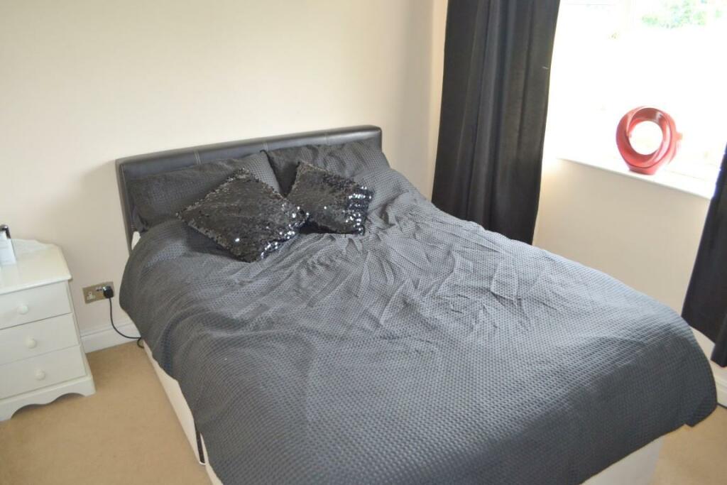 Bedroom 20 (Medium).JPG