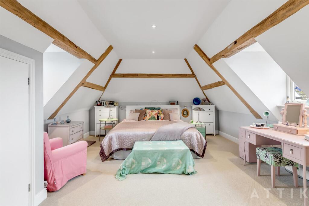 52 the Chapel Blyth View IP19 9LB (11).jpg