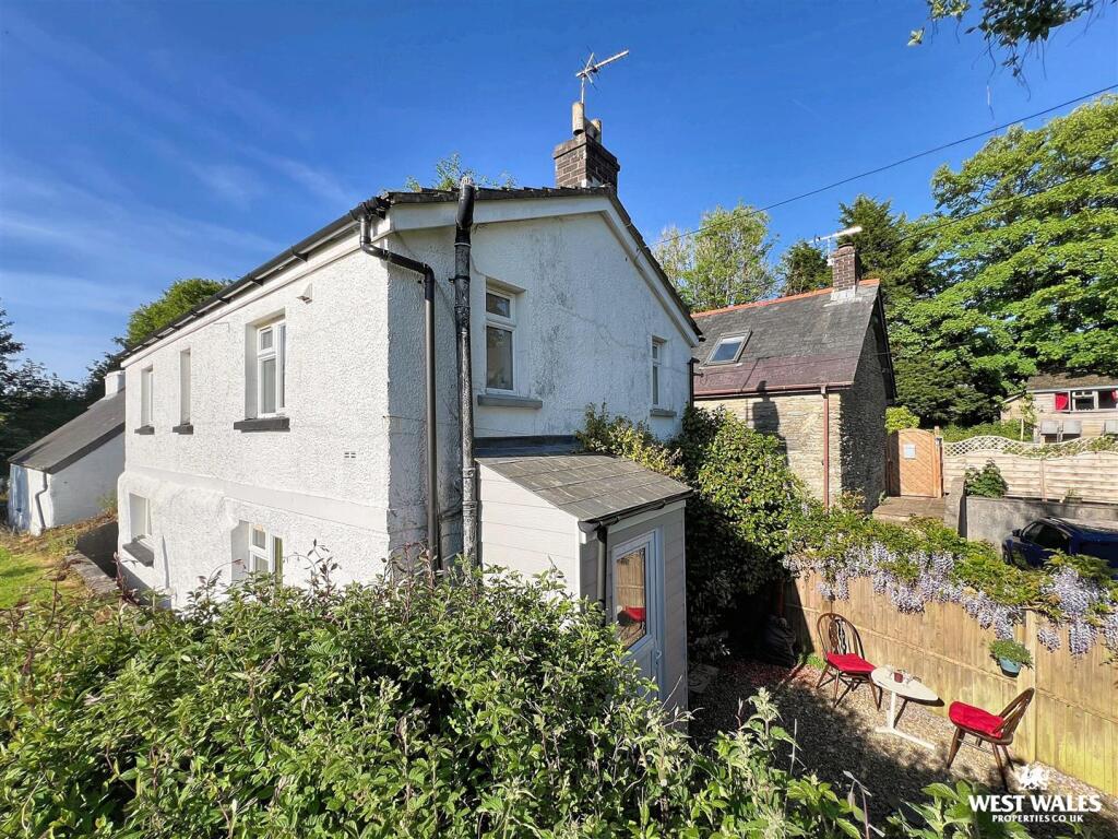 Front of Property / Garden