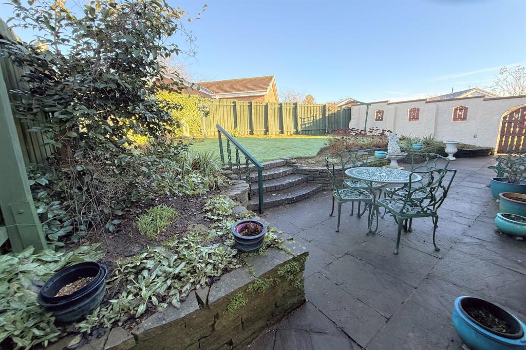 Right Side Garden