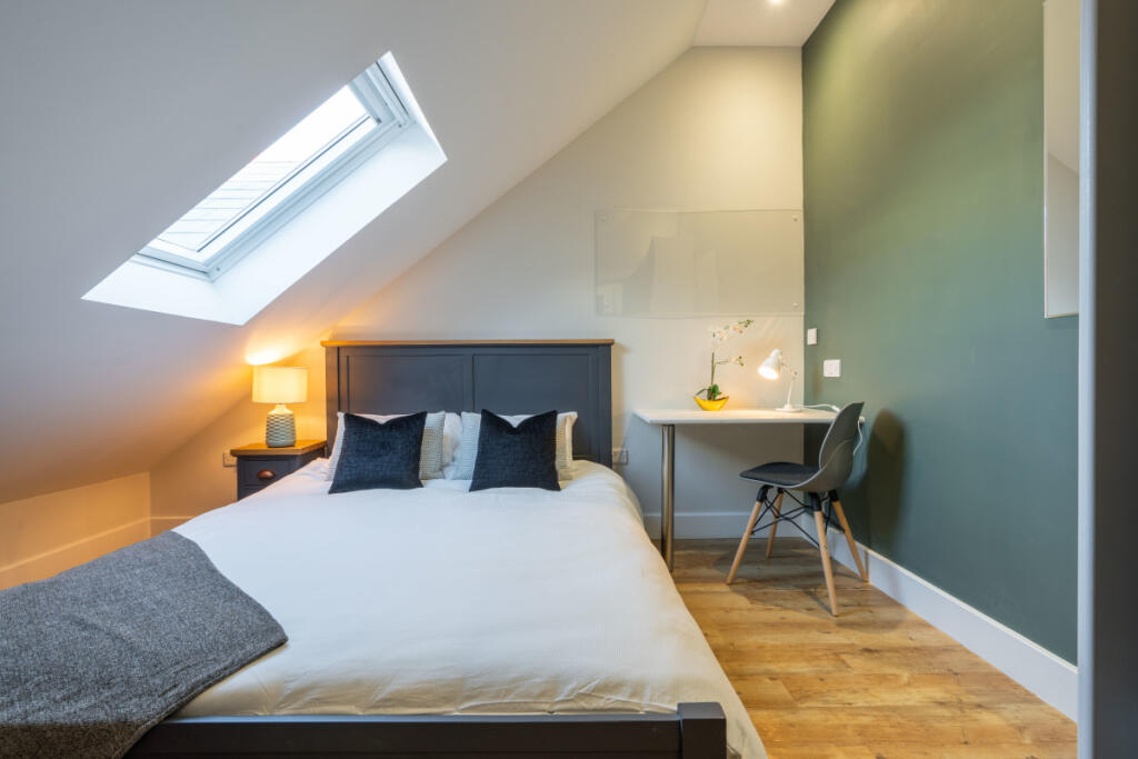 Flat 2, 122 Walter Road Bedroom 3