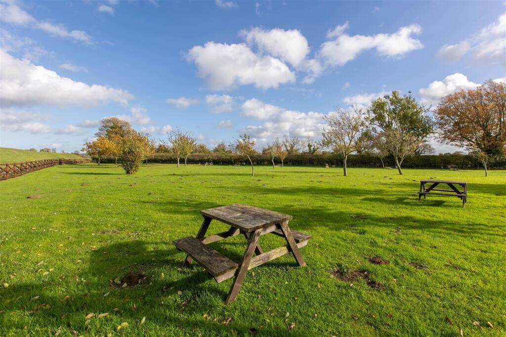 Low Moorgate Park-5.jpg