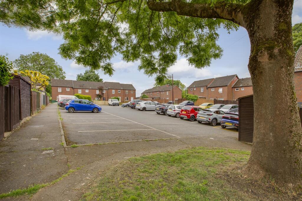 9 Slayter Road, Lane End, HP14 3JQ-16.jpg
