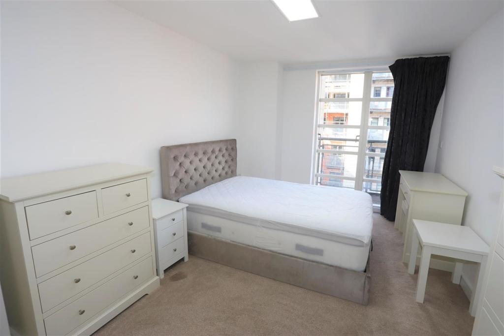 Bedroom 1 2.jpg