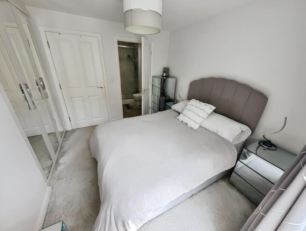 446016c9-bed 201.jpg