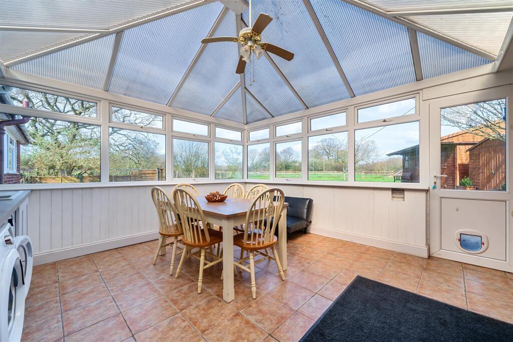 All Oaks Bungalow, Cathiron