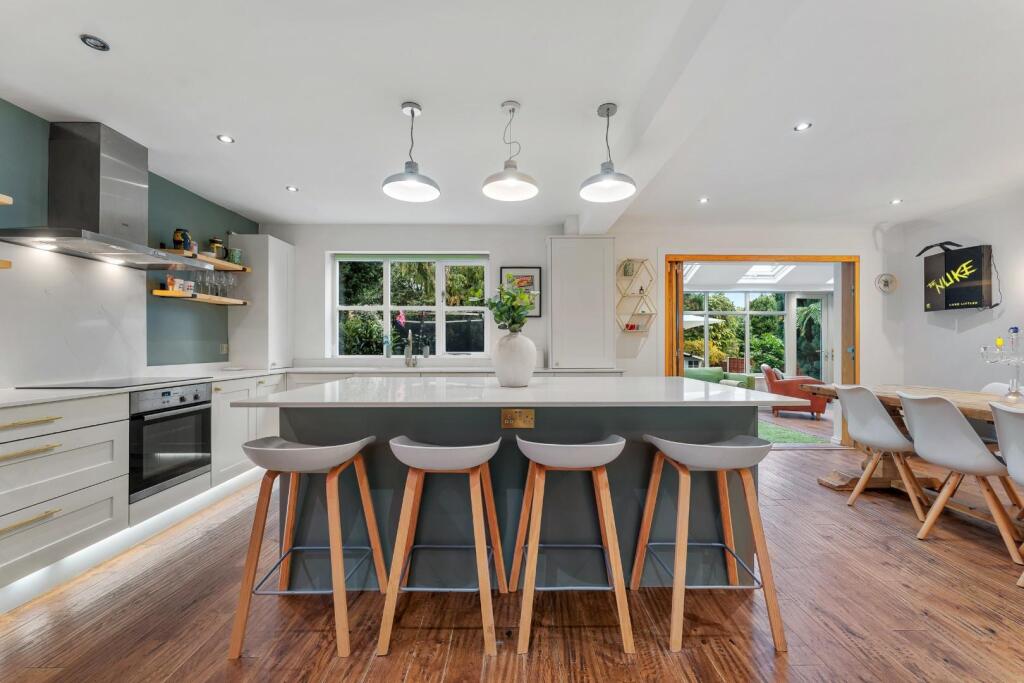 3 Westminster Drive72.jpg