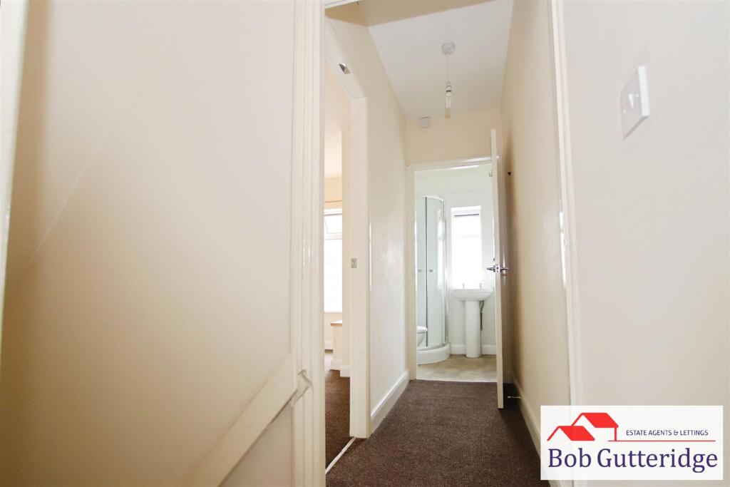FIRST FLOOR LANDING