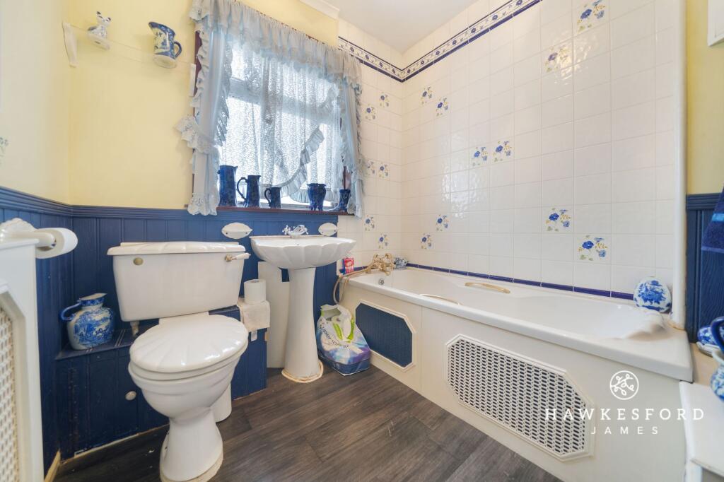 Grovehurst Road, Sittingbourne - Bathroom