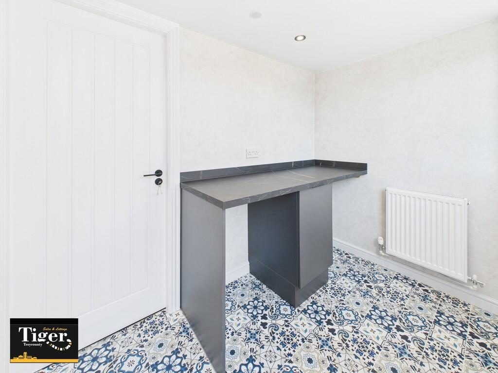 CAM02176G0-PR0540...