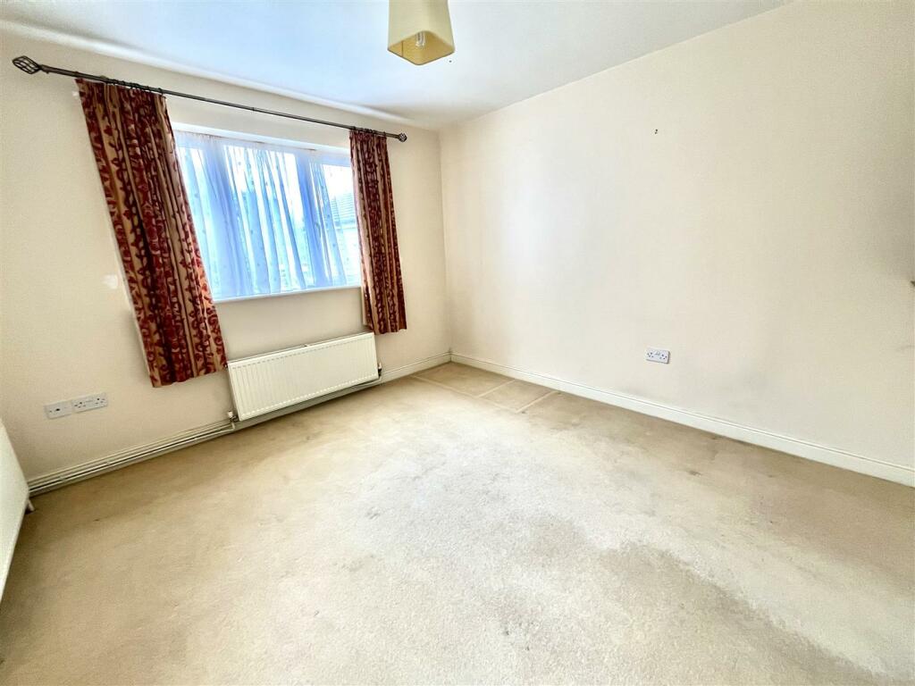 Bramleys Estate Agents - Maple Fold - Elland (13).
