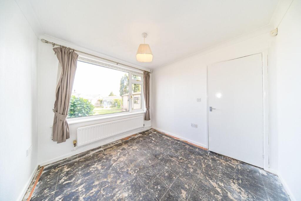 288 Scholes Lane bedroom 2 2.jpg