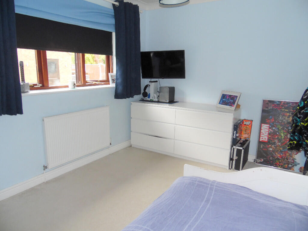 BEDROOM 2