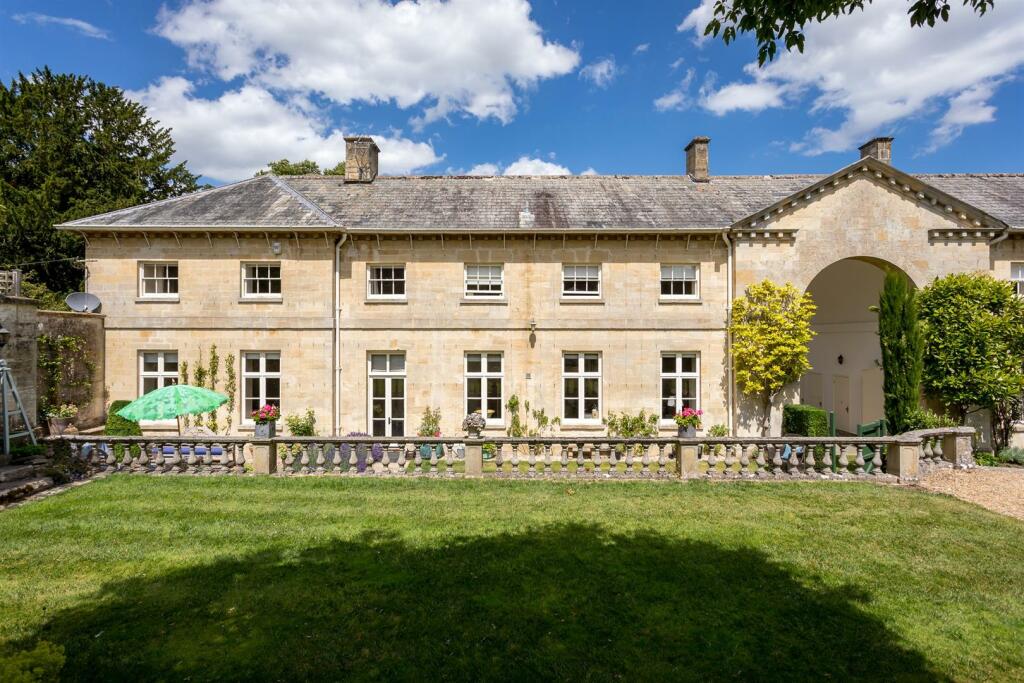 24 - 7 Sherborne Stables - GL54 3DW - Web.jpg