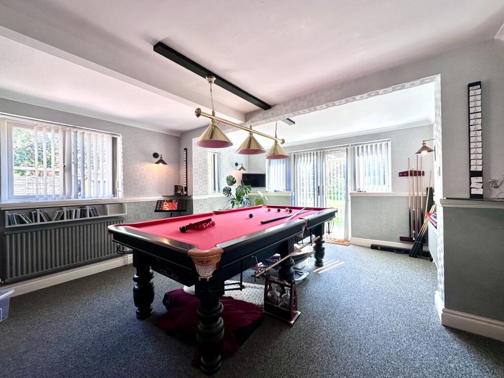 Snooker Family room
