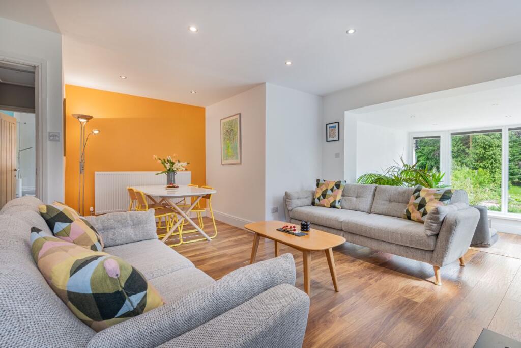 Living/ Dining room 