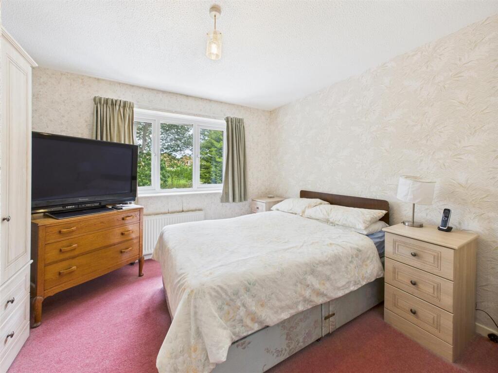 Bedroom: