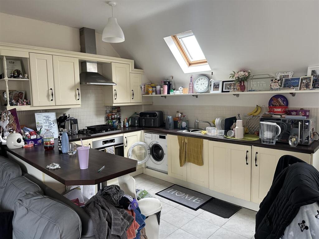 Open Plan Kitchen/Lounge