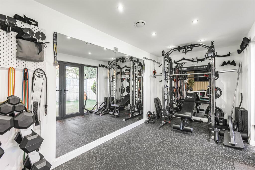 SUMMERHOUSE / GYM / OFFICE (Pic 2)