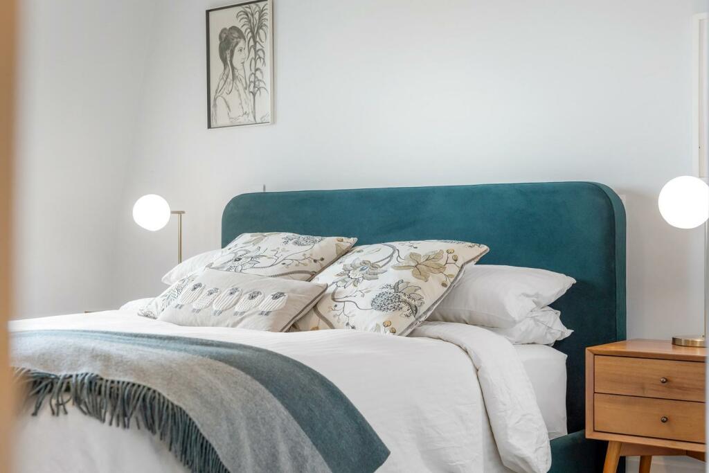Bedroom detail.jpg