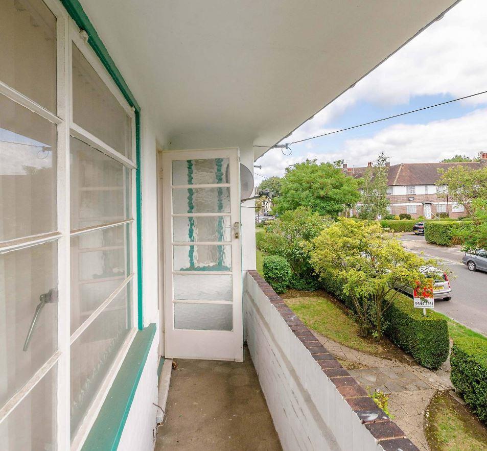 exterior-3-balcony-j