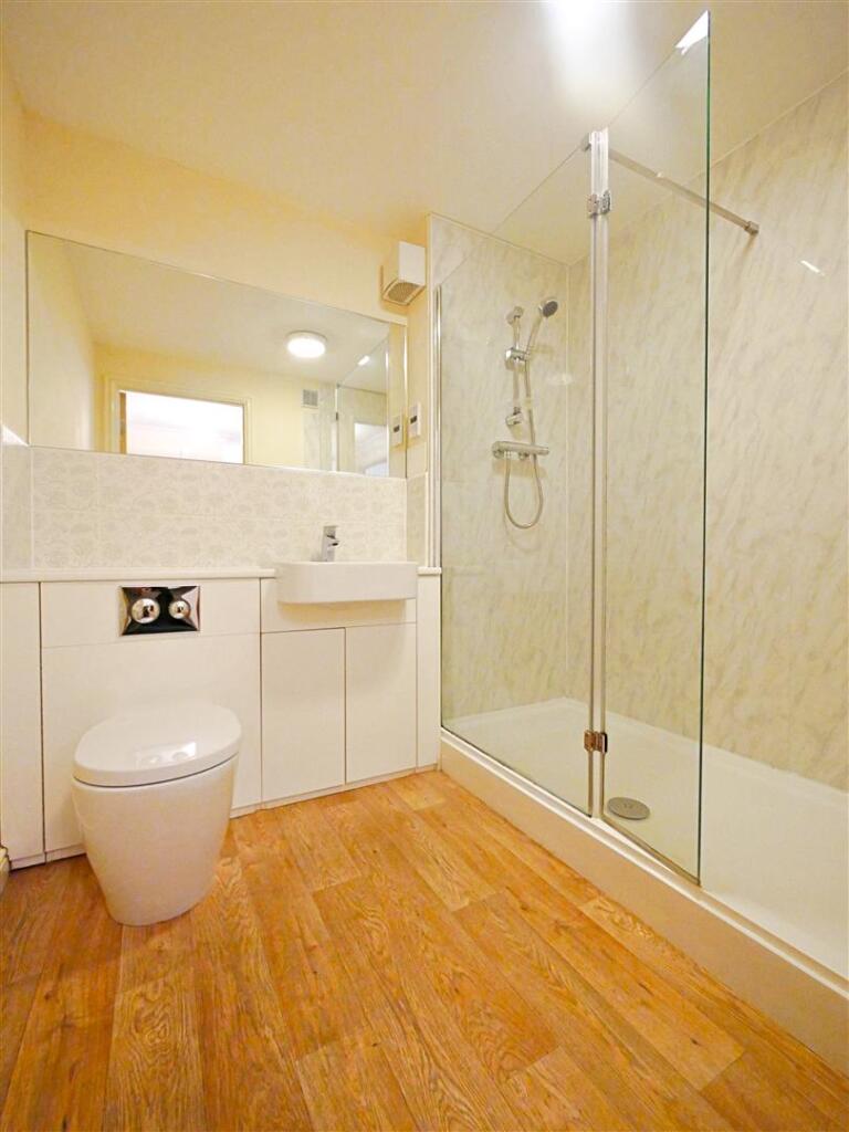 Bathroom.JPG