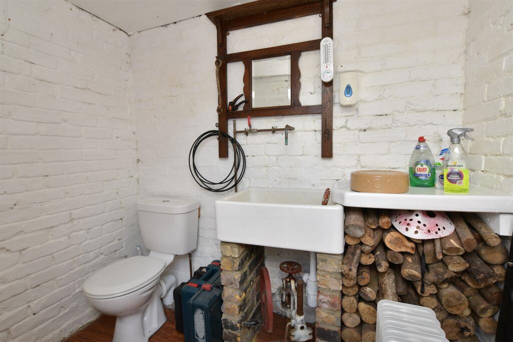 Workshop/Outbuildings