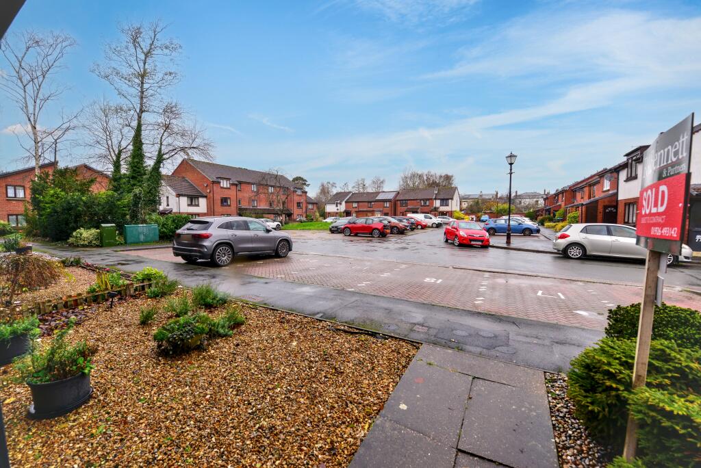 16 William Tarver Close, Warwick, Warwickshire, CV34 4UE