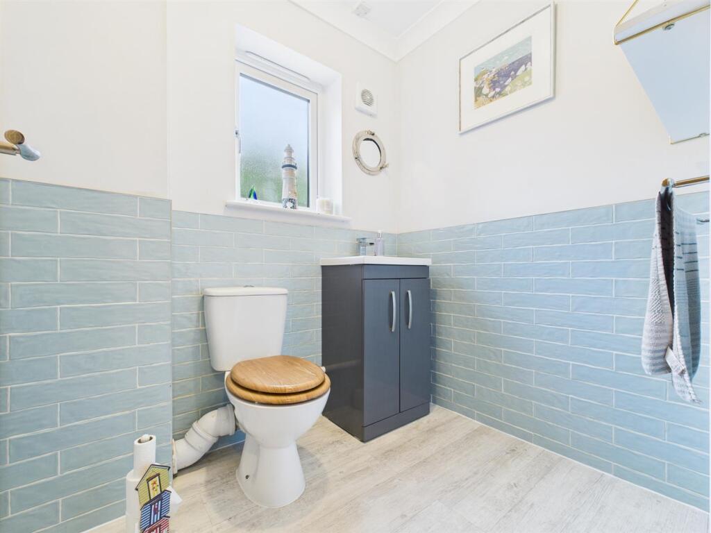 GROUND FLOOR WC