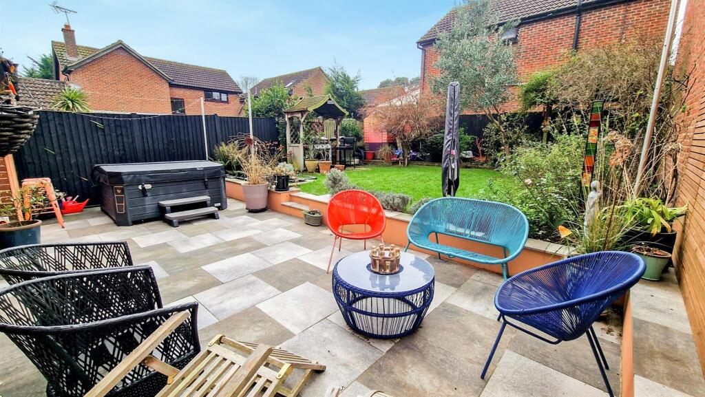 GARDEN 1.jpg