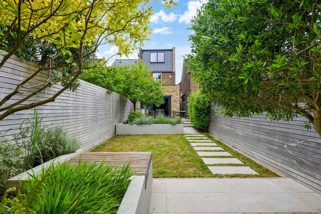 UPPER COURT ROAD,  (13).jpg