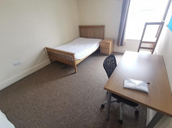 bedroom 11.jpg
