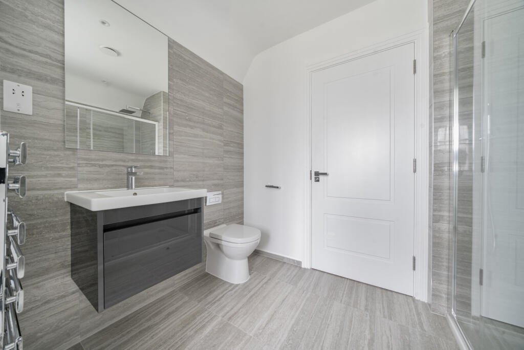 1303151-12-683ed6...