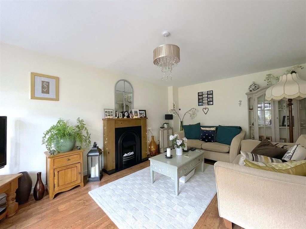 Living Room (1).jpeg